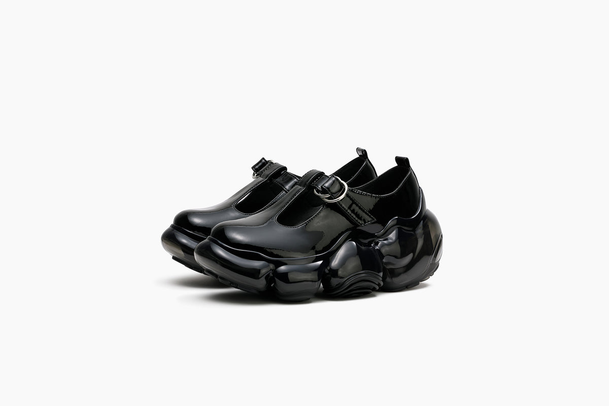 grounds MOOPIE T MARY JANE　BLACK ENAMEL / BLACK